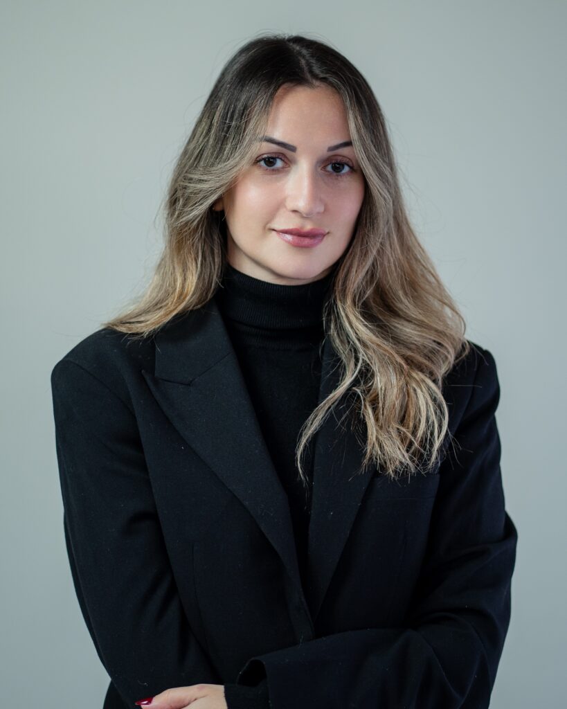 Laura V.